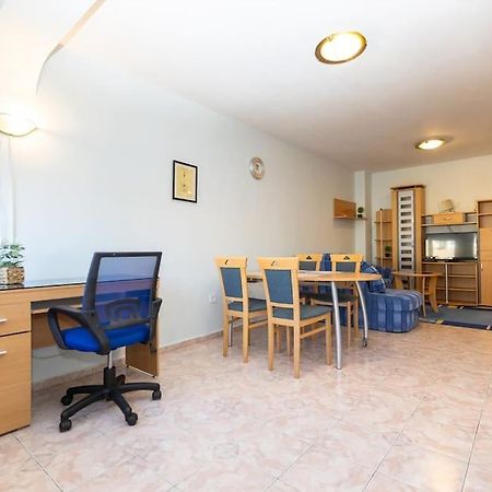 Sunny & Convenient On Dondoukov Blvd, 1 Bdr Zaimov Apartment Sofia Bagian luar foto