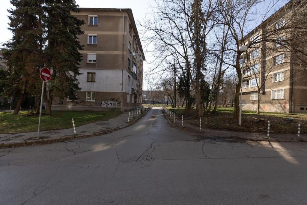 Sunny & Convenient On Dondoukov Blvd, 1 Bdr Zaimov Apartment Sofia Bagian luar foto